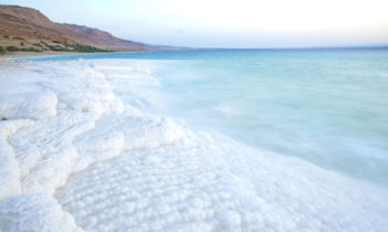 Why You Should Use Skincare Products With Dead Sea Salts